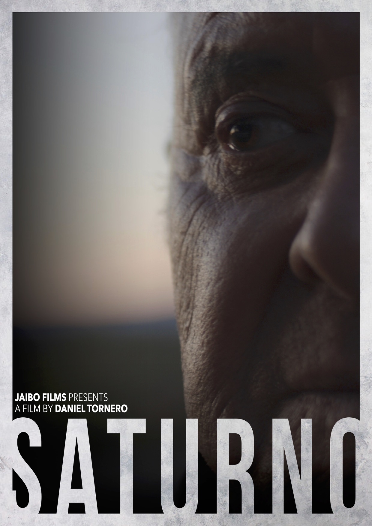 Portada:cartel Saturno – ENGLISH